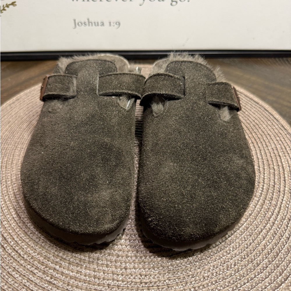 Birkenstock Suede Slip-On Clog in Dark Brown Women SZ 6-61/2- Euro 37 Box 15